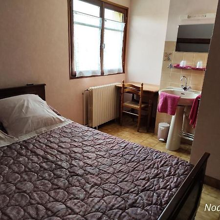 A L'Etape De La Ferme Bed & Breakfast Noailles  Luaran gambar